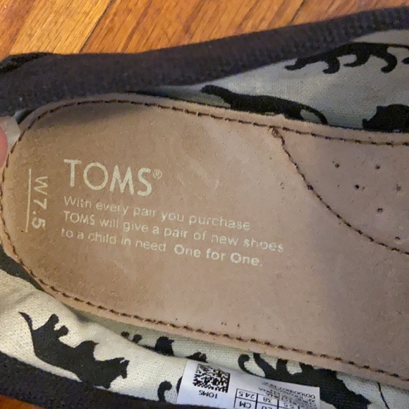Toms! - Picture 2 of 3